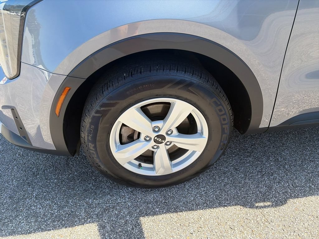 Used 2024 Kia Sorento LX FWD image 33