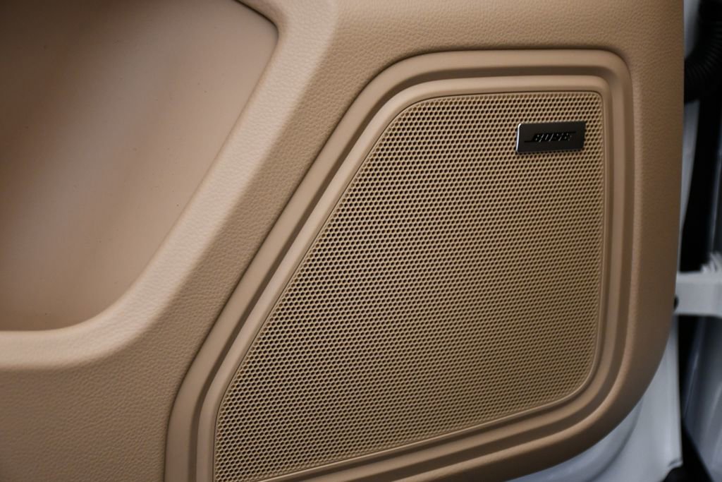 Certified 2025 Porsche Macan image 37