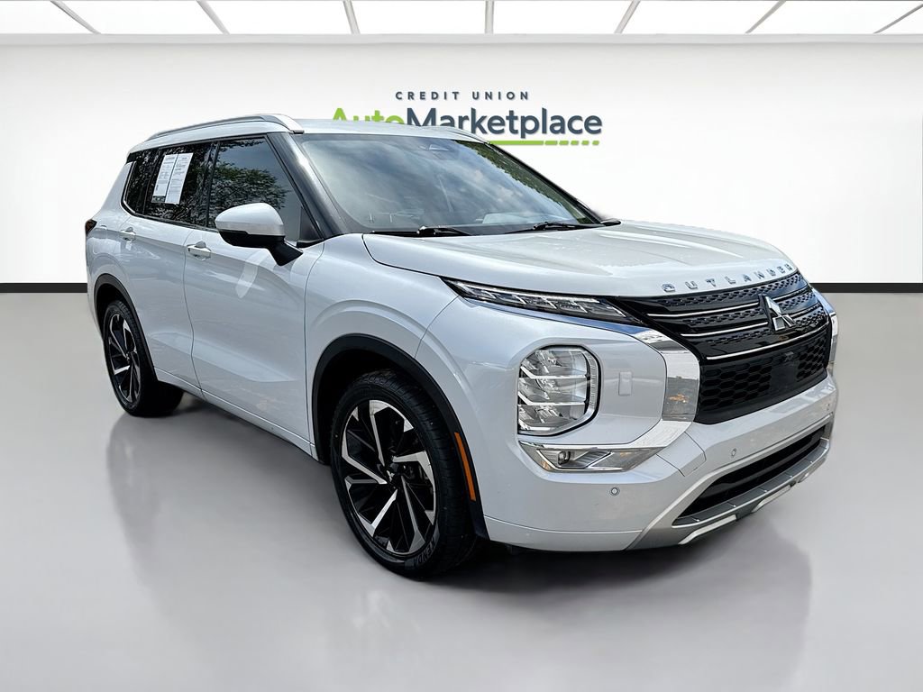 Used 2023 Mitsubishi Outlander SEL Black Edition image 1