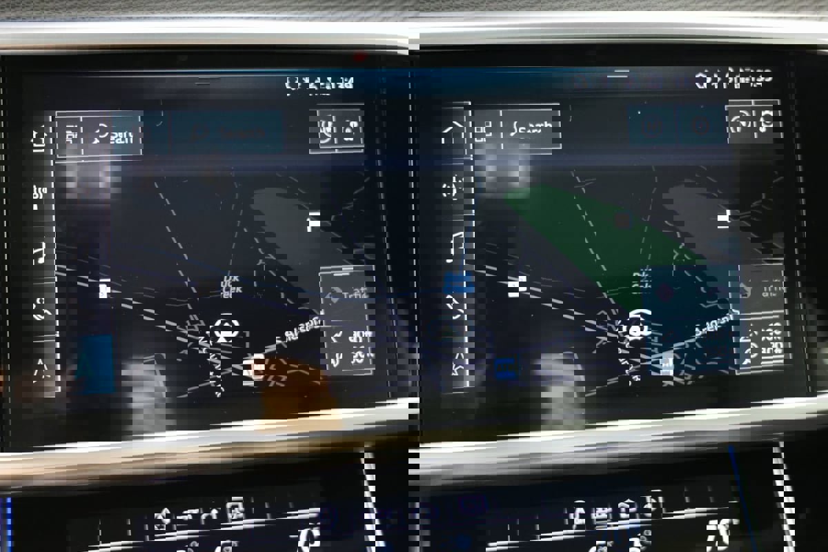 Used 2023 Audi RS 6 w/ Driver Assistance Package image 8