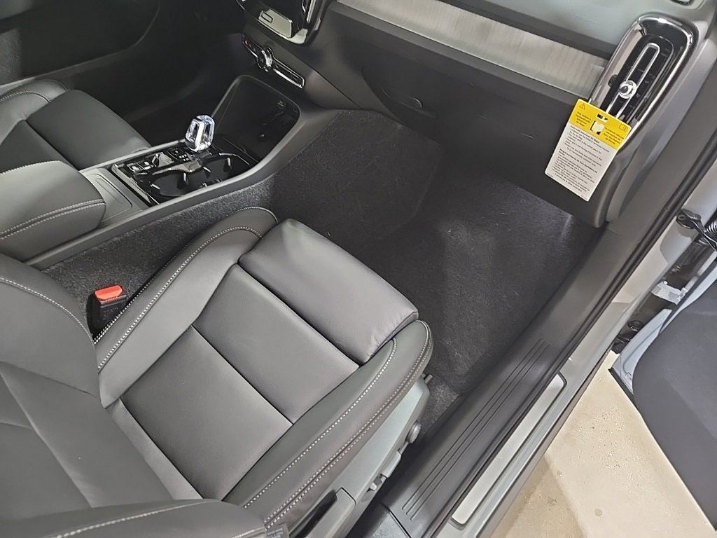New 2026 Volvo XC40 B5 Plus w/ Protection Package Premier image 23
