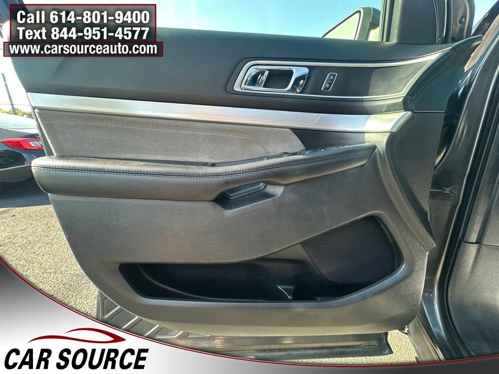 Used 2017 Ford Explorer XLT w/ Equipment Group 202A AWD/4WD image 21