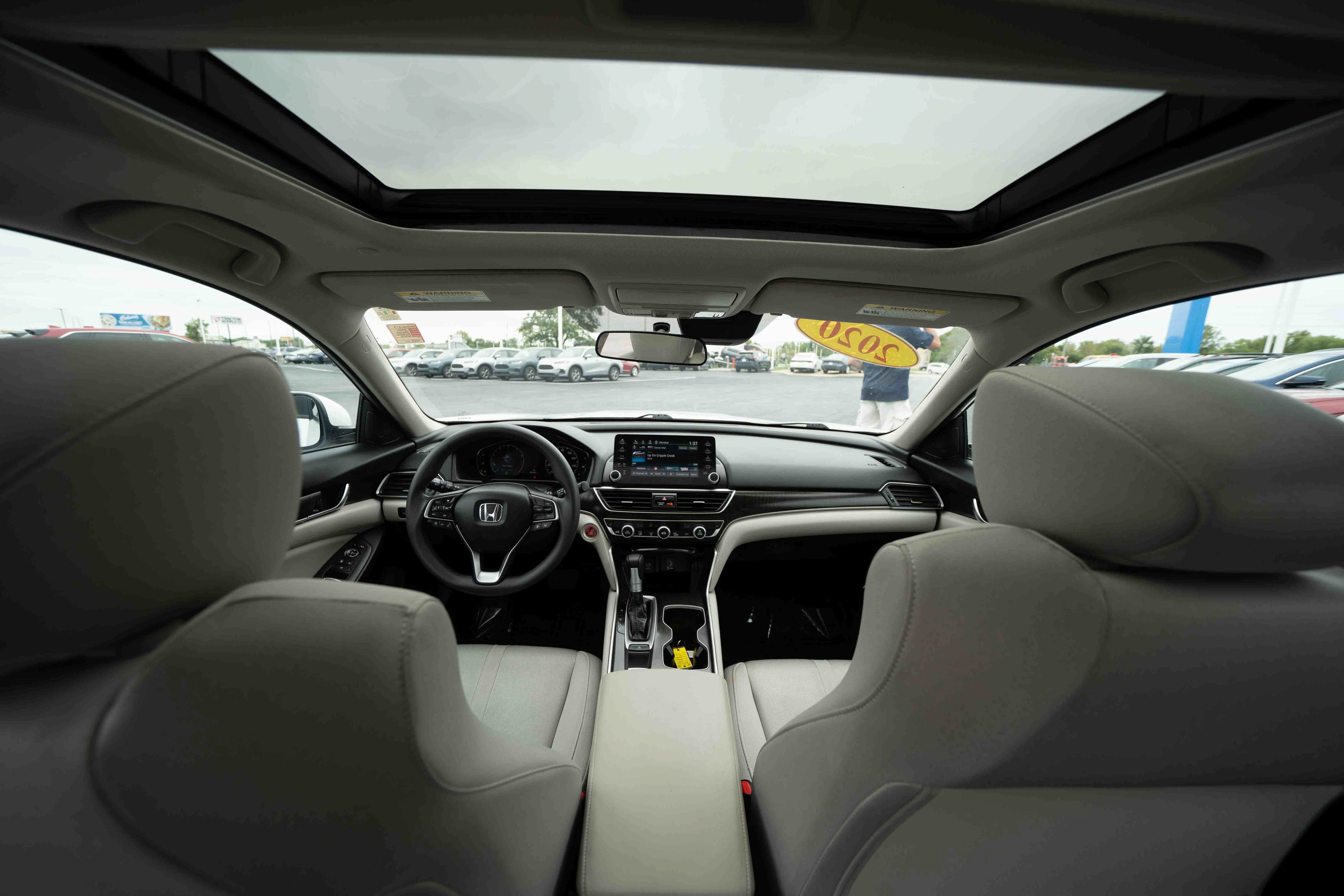 Used 2020 Honda Accord EX image 19