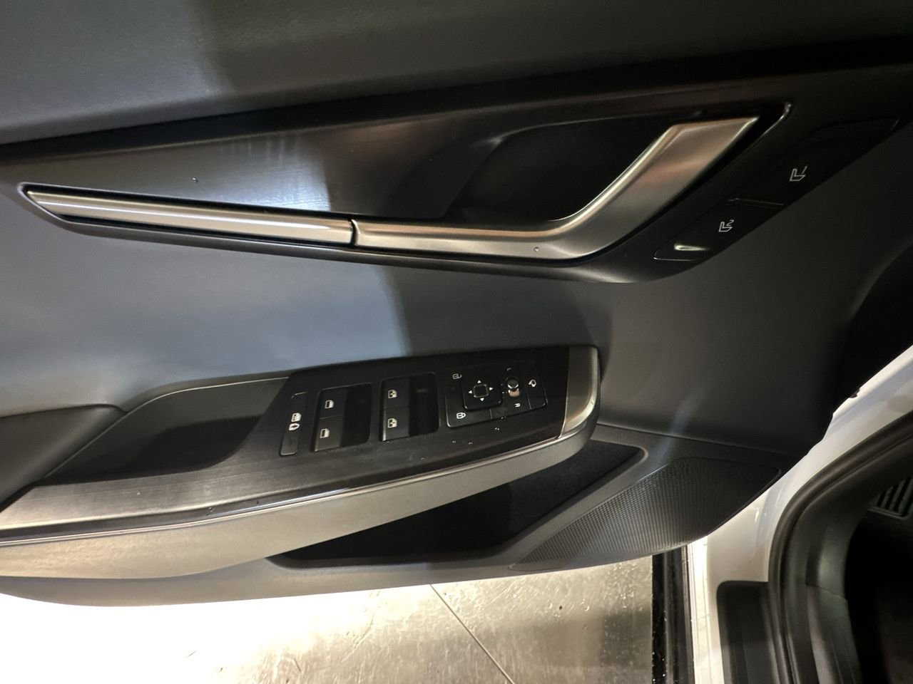 New 2025 Kia EV6 Wind image 19