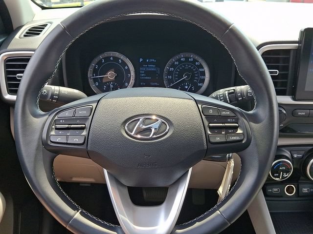 Used 2022 Hyundai Venue SEL FWD image 18