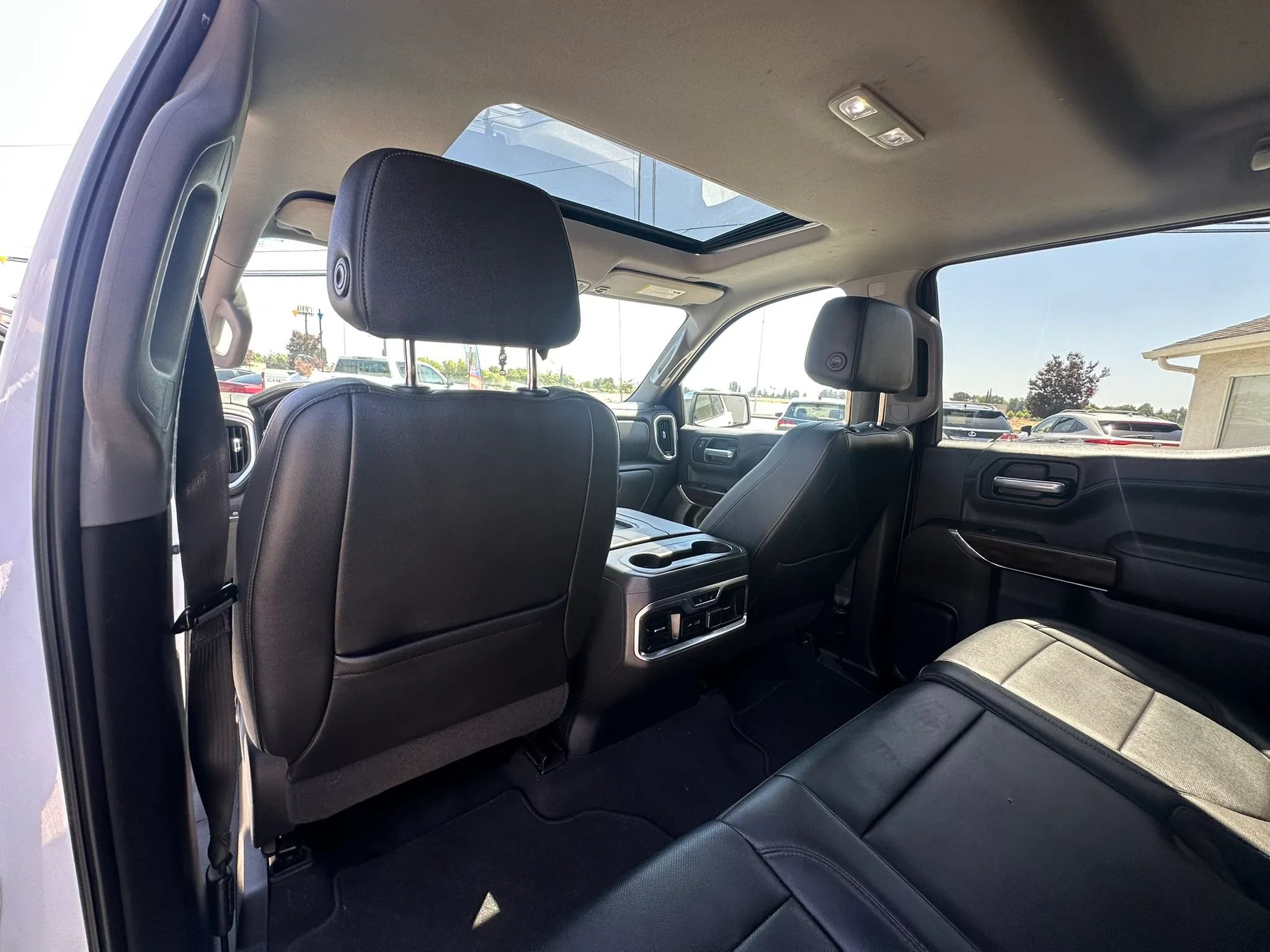 Used 2020 GMC Sierra 1500 SLT w/ SLT Premium Plus Package AWD/4WD image 10
