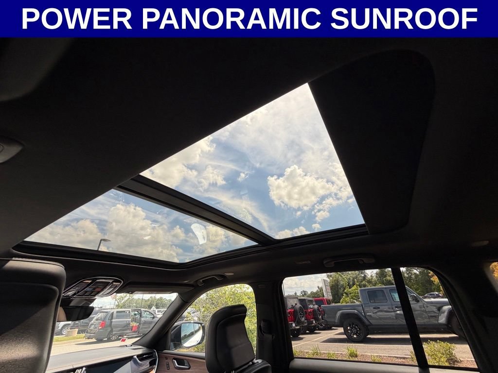 Used 2024 Jeep Grand Cherokee Summit AWD/4WD image 2