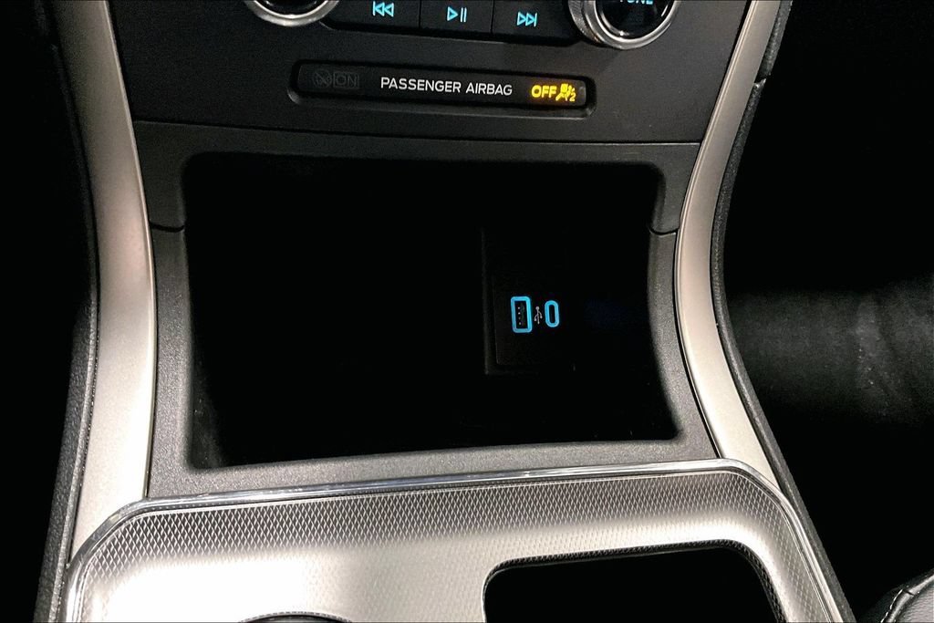 Used 2022 Ford Edge SEL w/ Convenience Package AWD/4WD image 16