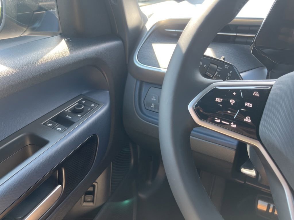 New 2025 Volkswagen ID. Buzz Pro S image 18