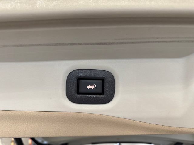 Used 2016 Nissan Rogue SL w/ SL Premium Package AWD/4WD image 14