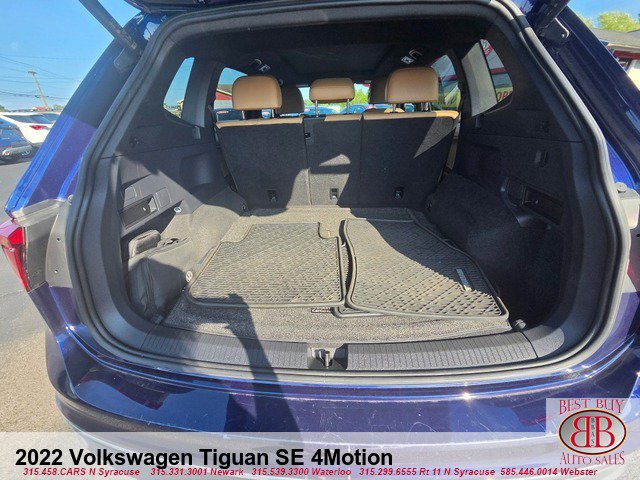 Used 2022 Volkswagen Tiguan SE w/ Panoramic Sunroof Package AWD/4WD image 12