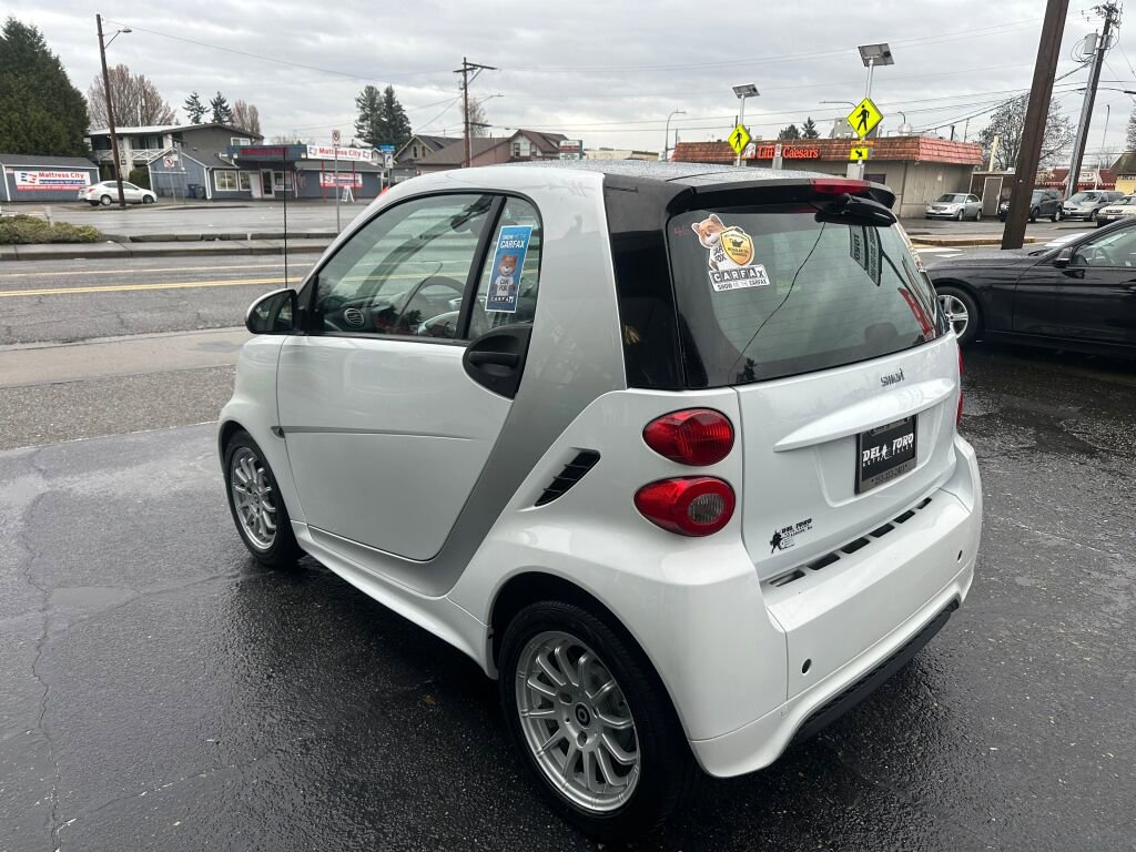 Used 2013 smart fortwo passion image 7