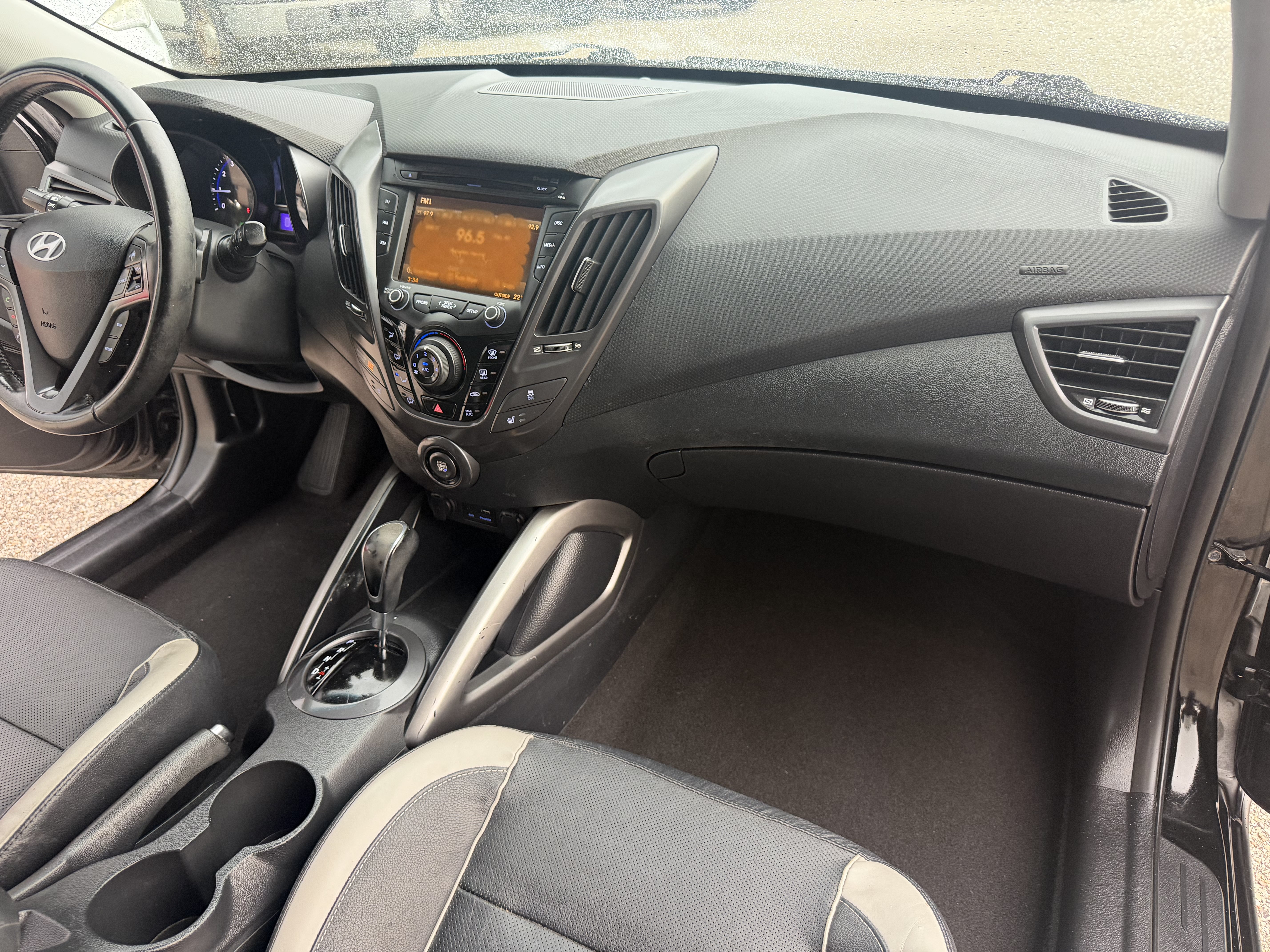 Used 2015 Hyundai Veloster Turbo FWD image 17