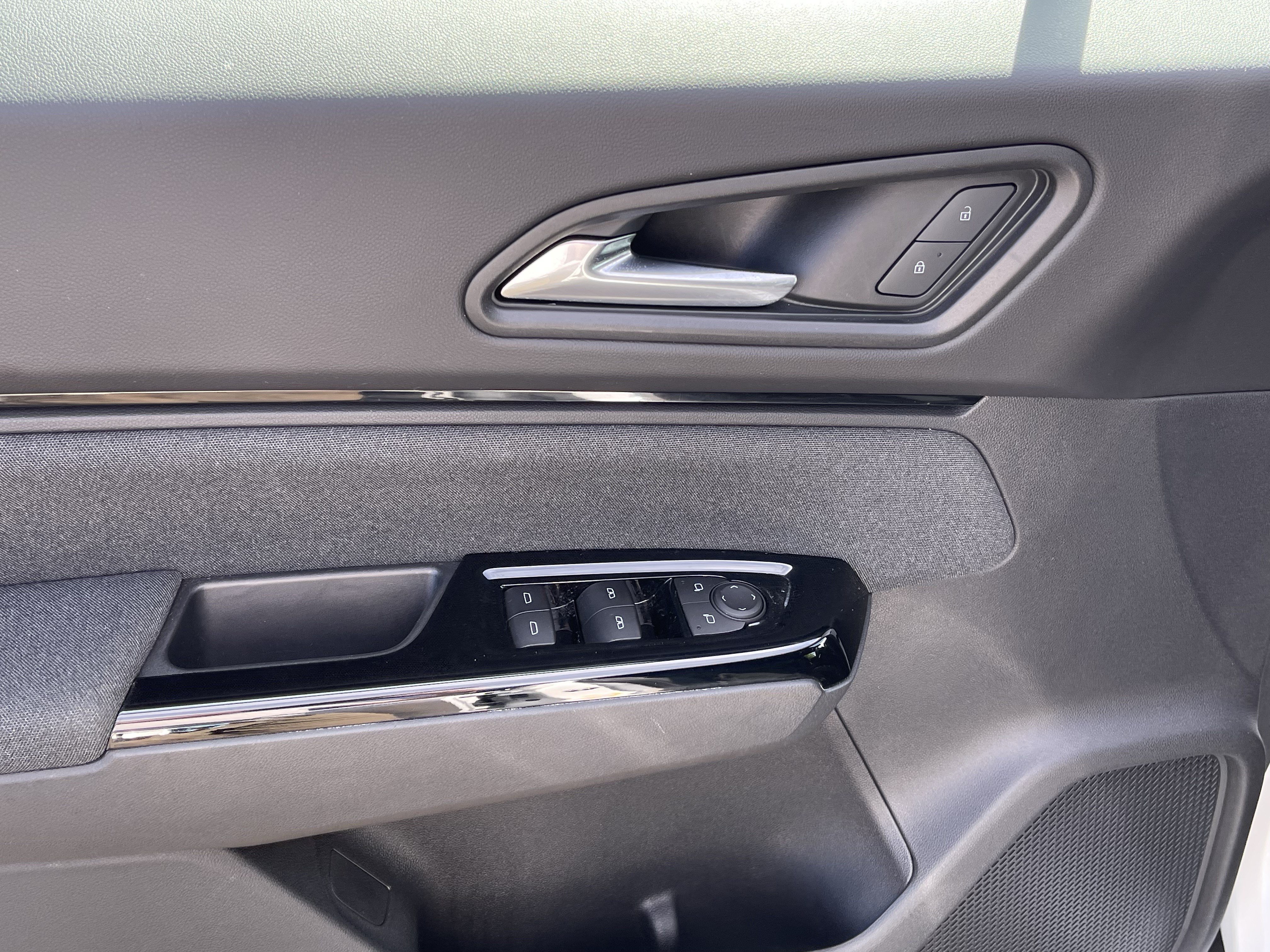 Used 2024 Honda Prologue EX image 17