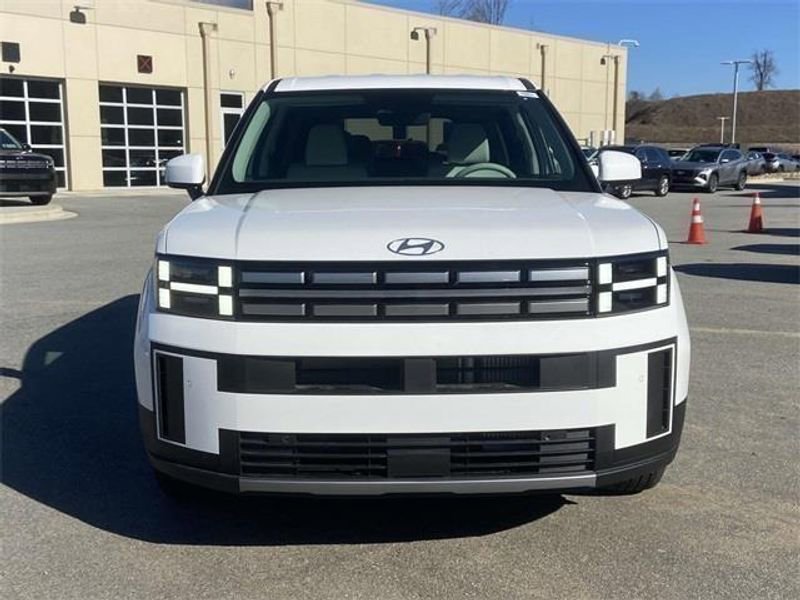 Certified 2025 Hyundai Santa Fe SE image 8