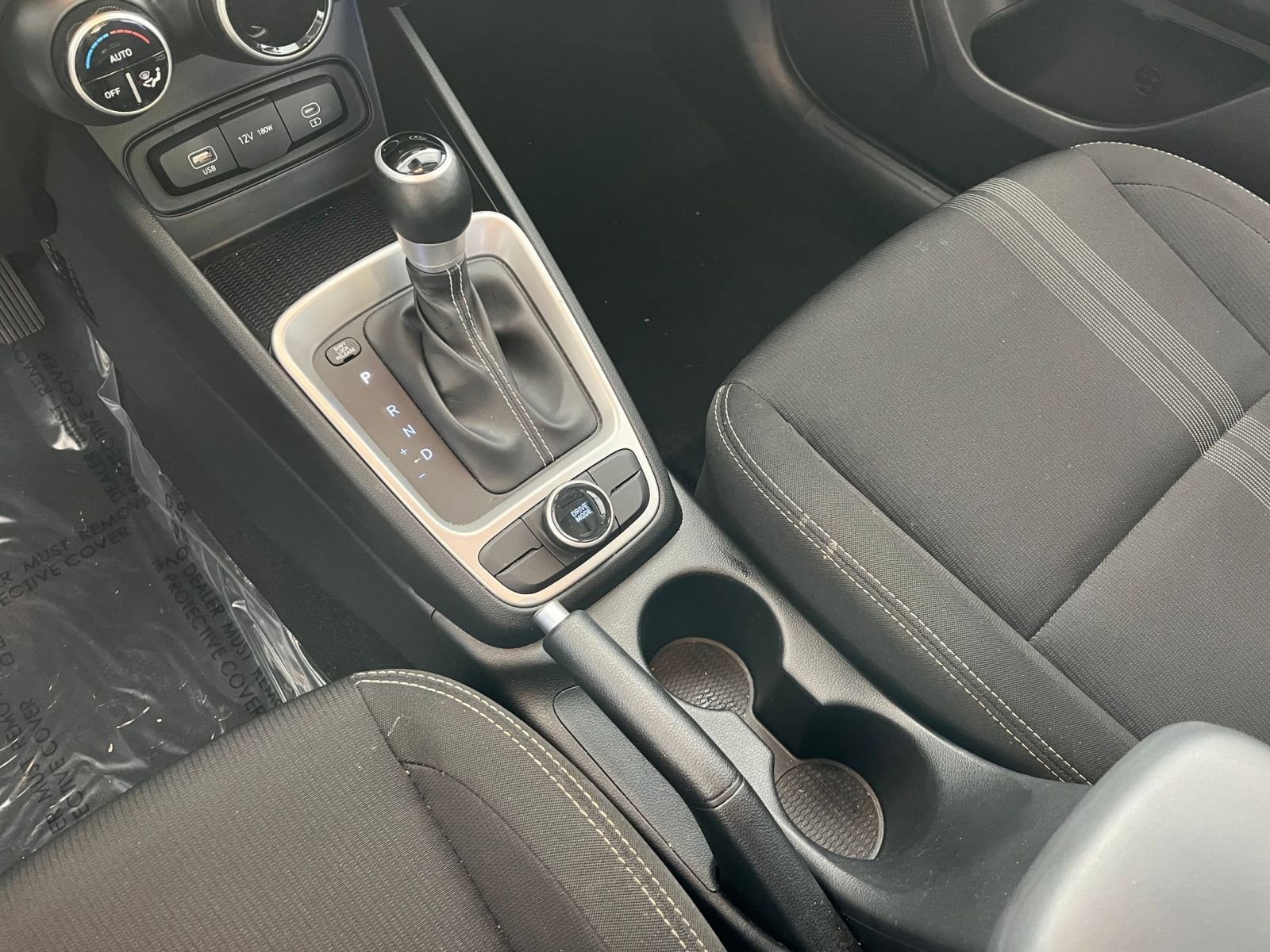 Used 2025 Hyundai Venue SEL image 37