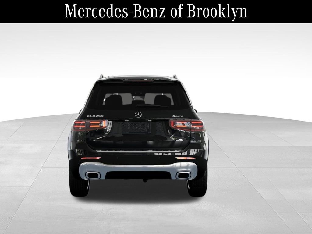 Used 2025 Mercedes-Benz GLB 250 4MATIC image 25