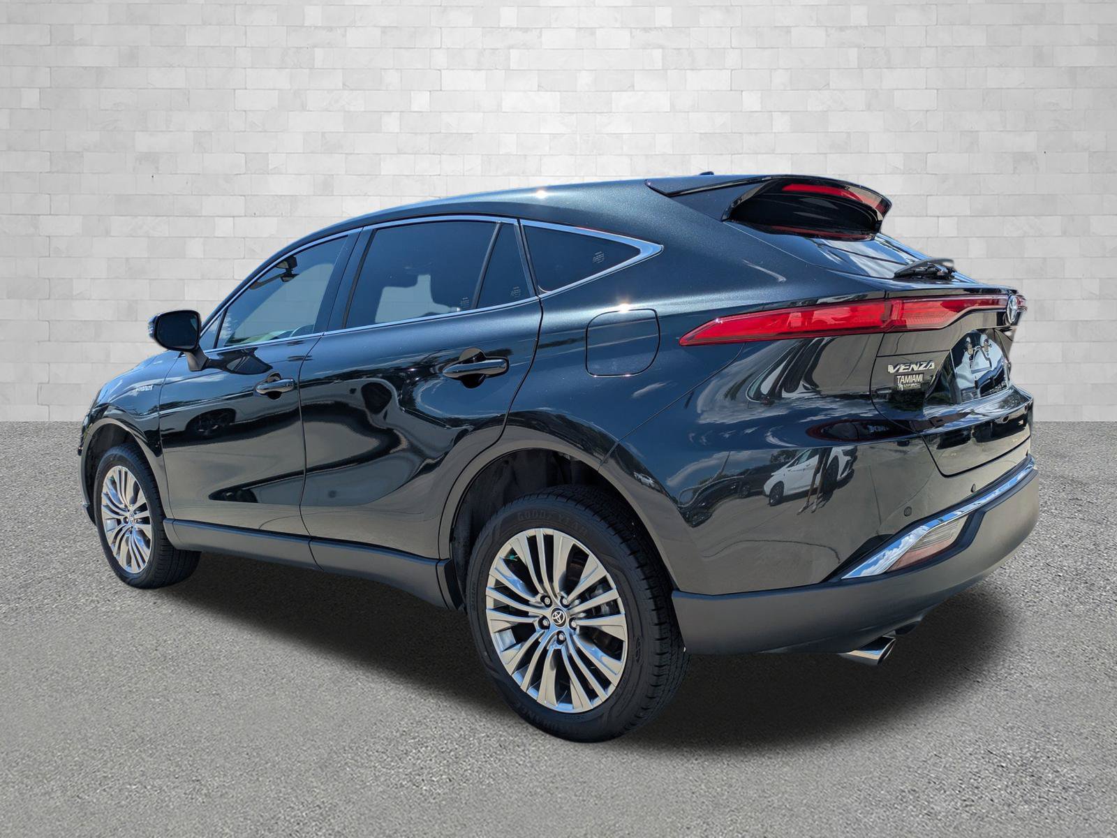 Used 2021 Toyota Venza Limited w/ Advanced Technology Package AWD/4WD image 4