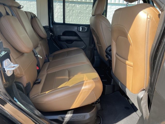 Used 2022 Jeep Wrangler Unlimited Sahara w/ Cold Weather Group image 14