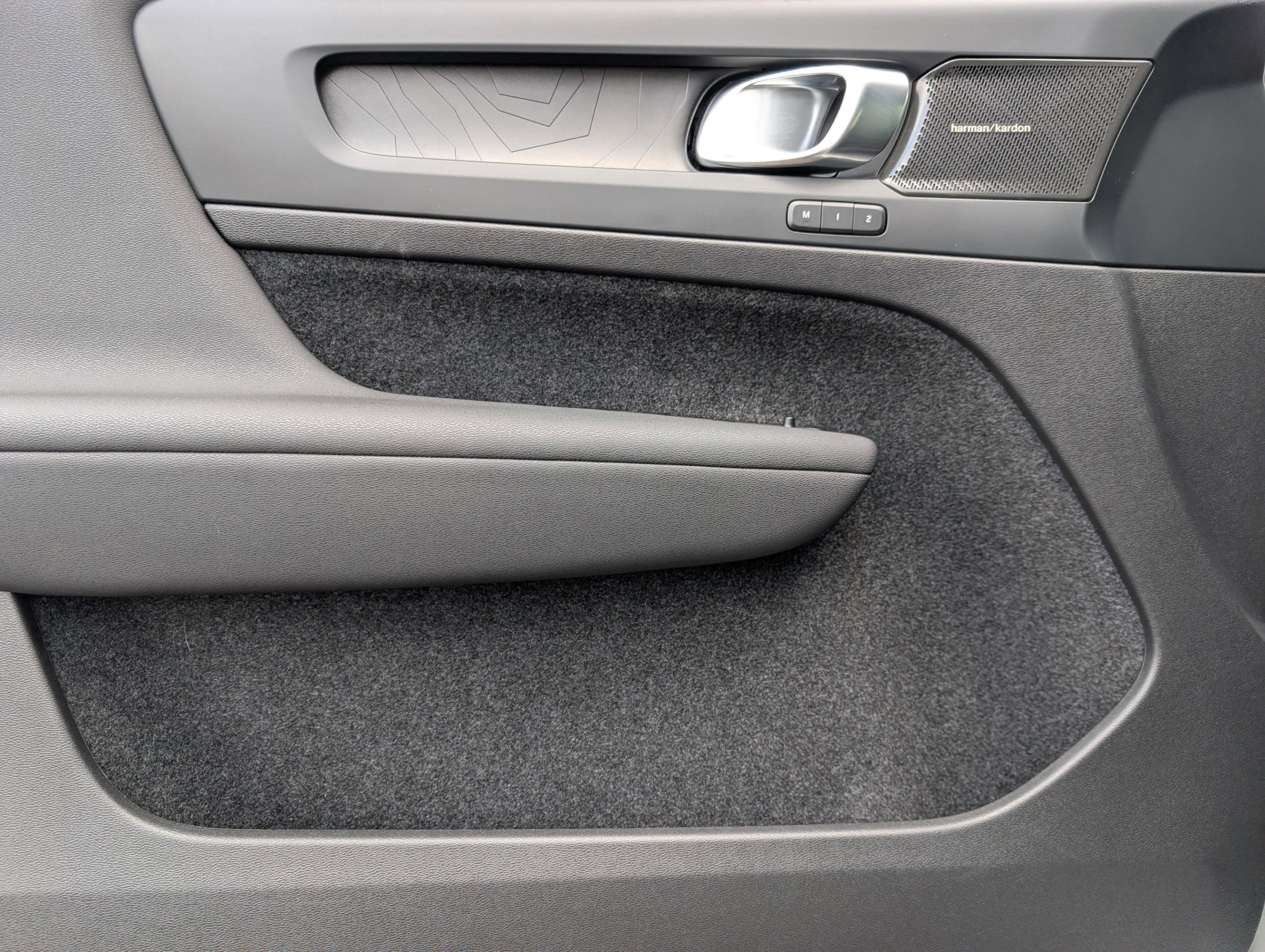 Used 2023 Volvo XC40 Recharge Ultimate w/ Protection Package Premier image 12