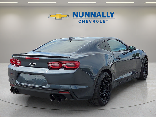 Used 2023 Chevrolet Camaro LT RWD image 5