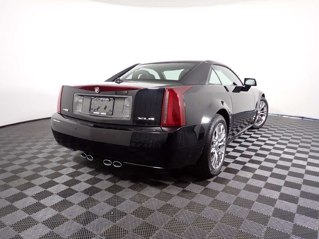 Used 2005 Cadillac XLR RWD image 14
