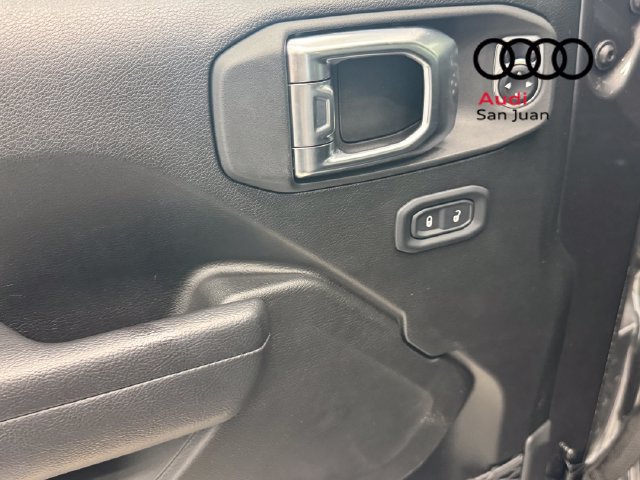 Used 2025 Jeep Gladiator Rubicon w/ Safety Group AWD/4WD image 31