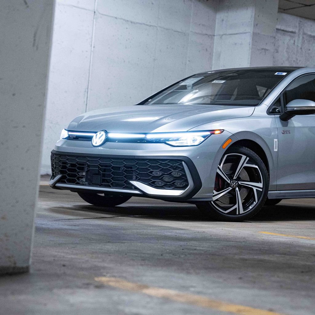 New 2026 Volkswagen GTI SE FWD image 2