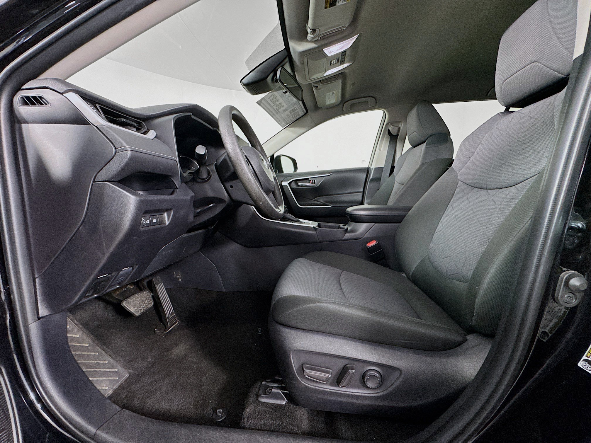 Certified 2025 Toyota RAV4 XLE AWD/4WD image 19