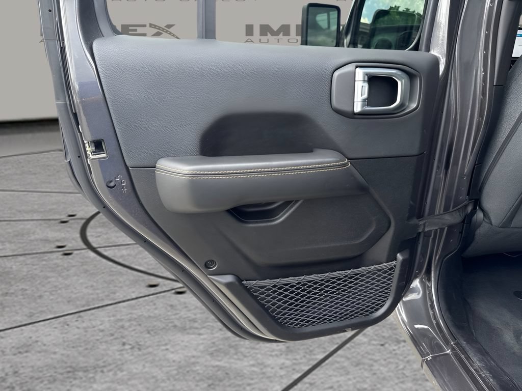 Used 2025 Jeep Wrangler Unlimited Sahara AWD/4WD image 26