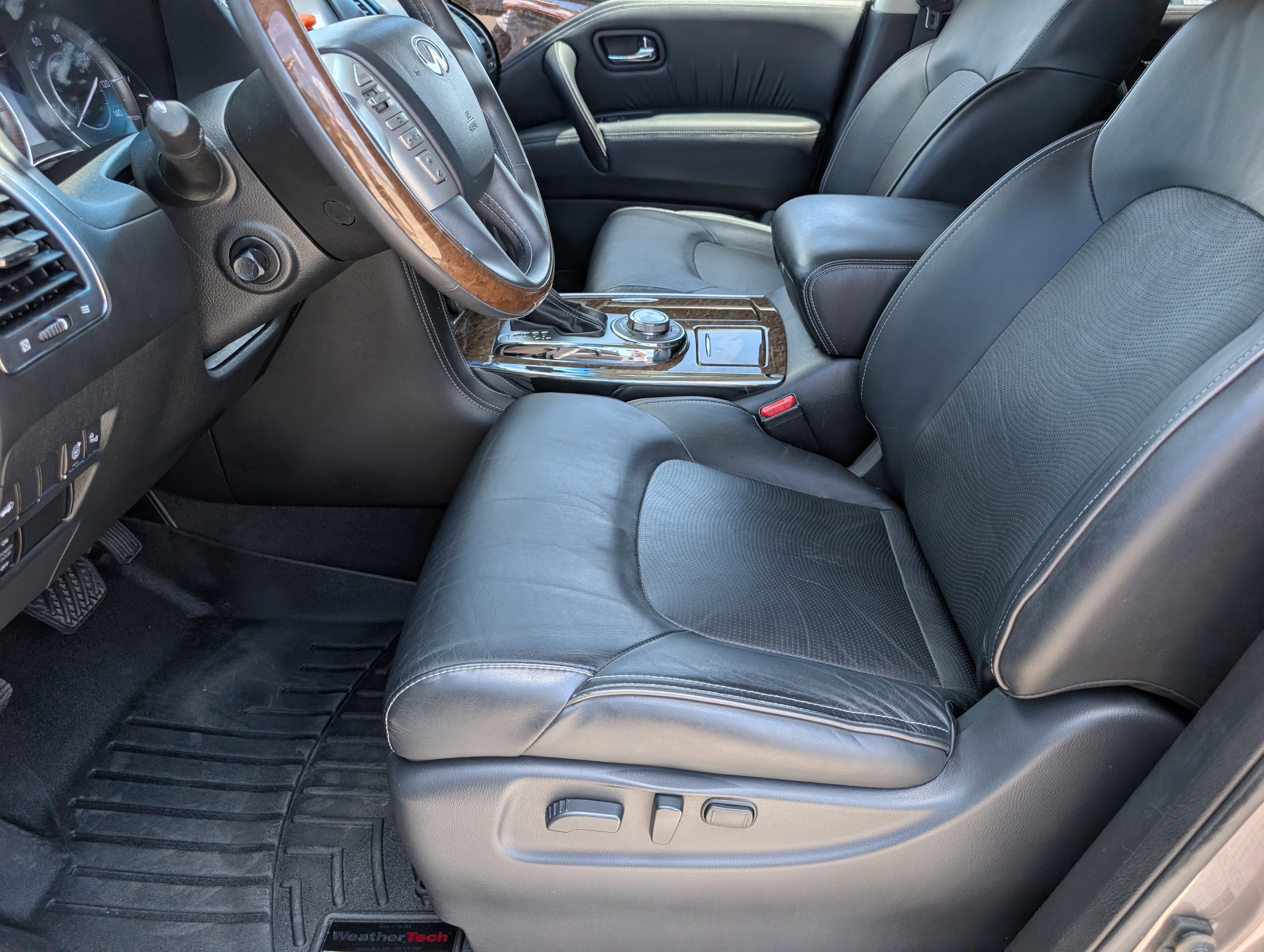 Used 2017 INFINITI QX80 4WD w/ Driver Assistance Package image 9