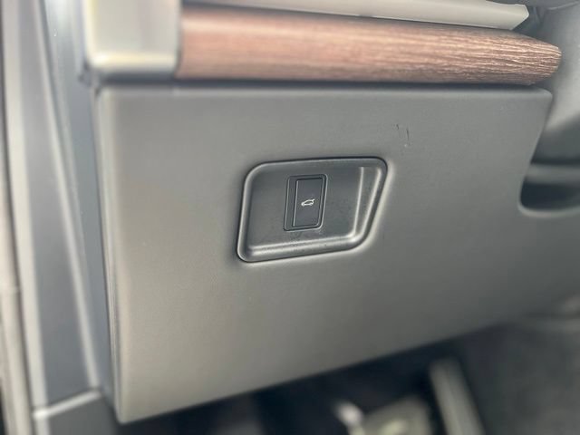 Used 2024 Land Rover Range Rover SE AWD/4WD image 18