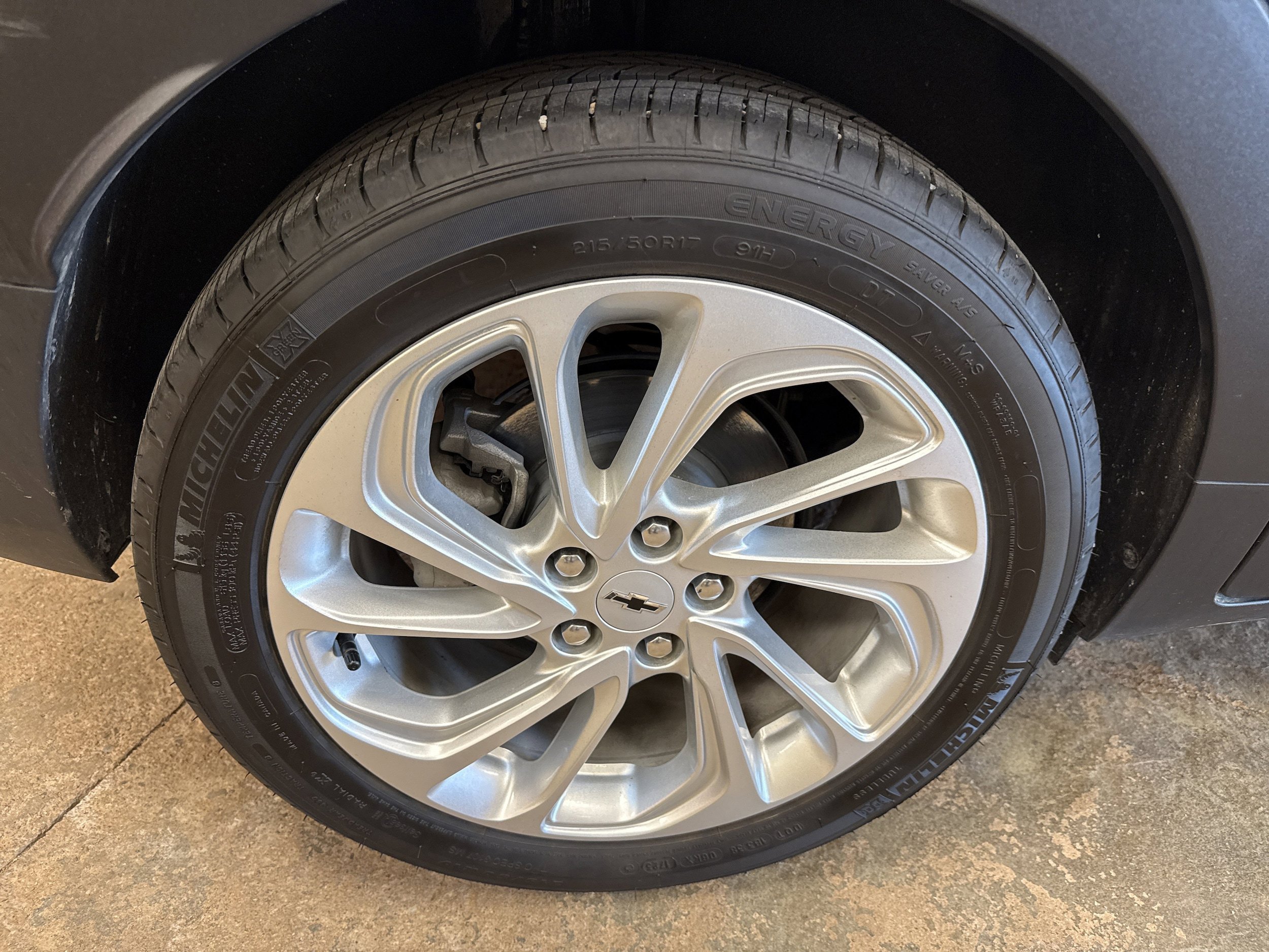 Used 2023 Chevrolet Bolt EUV LT FWD image 12