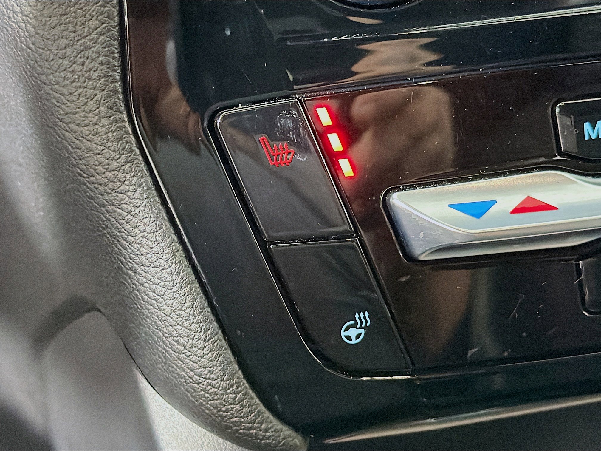 Used 2022 Ford Explorer ST-Line image 22