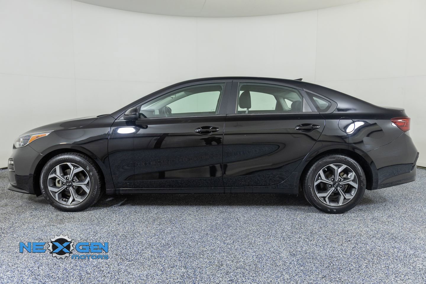 Used 2020 Kia Forte LXS FWD image 4
