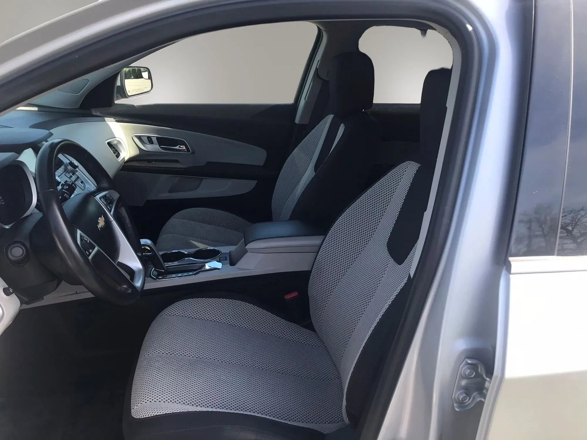 Used 2014 Chevrolet Equinox LT AWD/4WD image 2