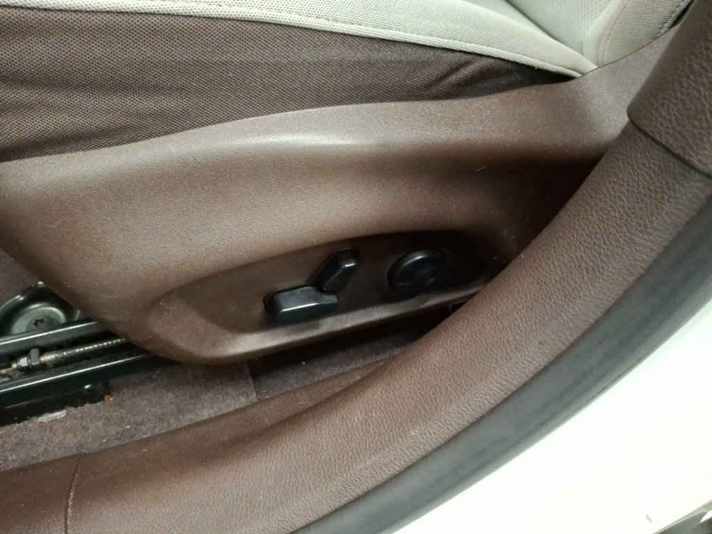 Used 2016 Jeep Renegade Latitude image 16