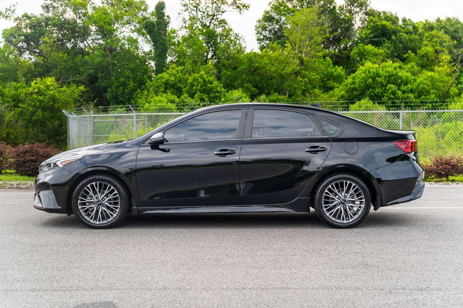 Used 2023 Kia Forte GT-Line w/ GT-Line Technology Package FWD image 4