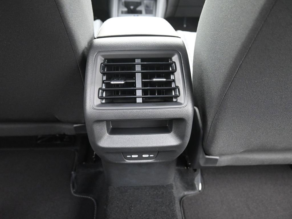 Used 2025 Volkswagen Tiguan S image 44