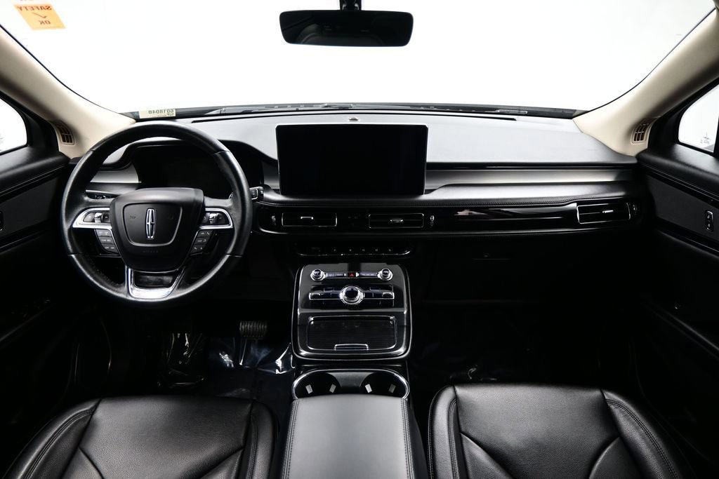 Used 2023 Lincoln Nautilus FWD w/ Premium Package image 12