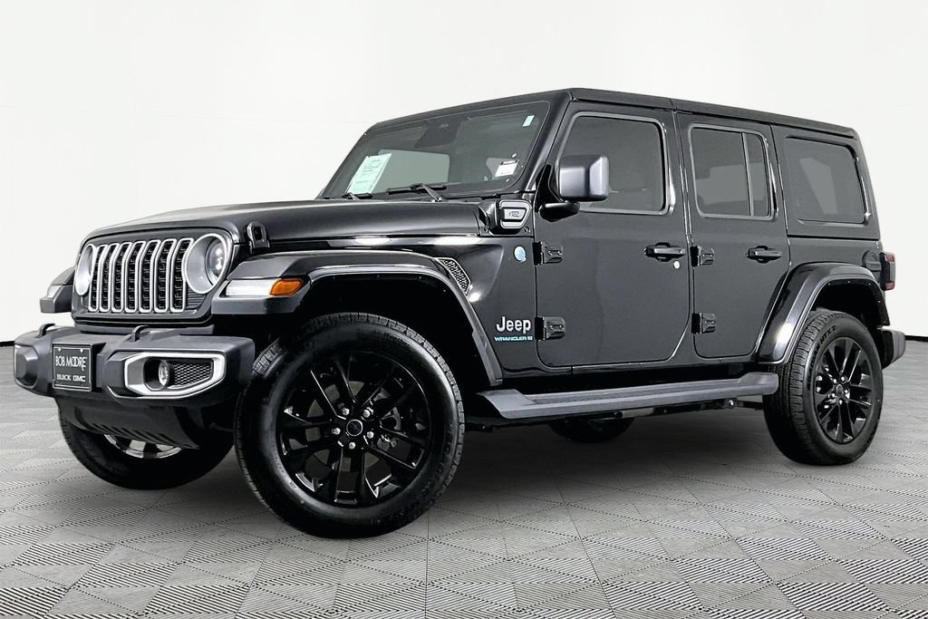Used 2025 Jeep Wrangler Unlimited Sahara AWD/4WD image 1