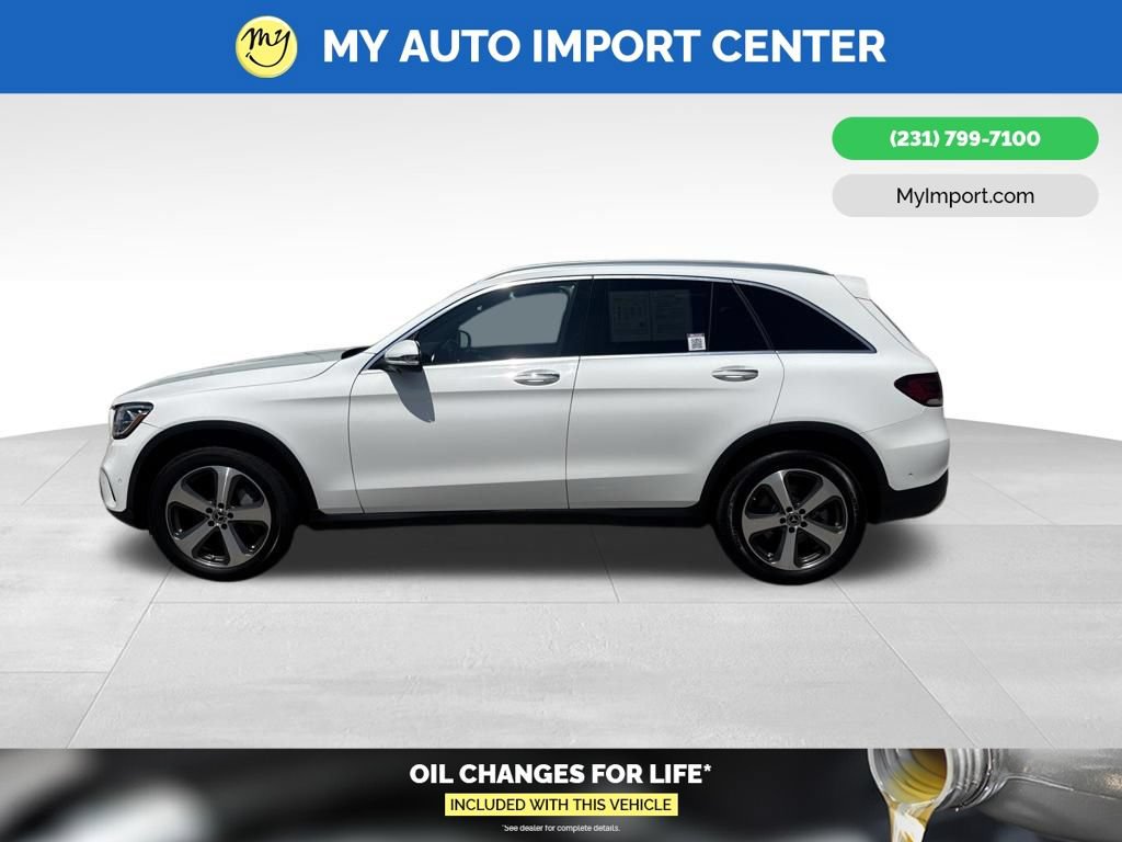 Used 2022 Mercedes-Benz GLC 300 4MATIC w/ Driver Assistance Package image 4
