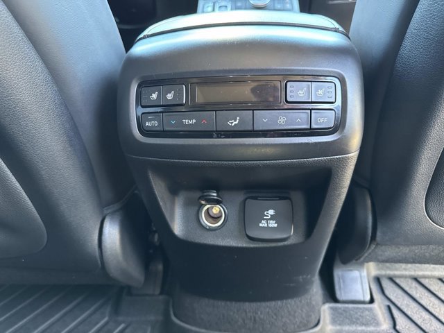 Used 2022 Hyundai Palisade Limited image 25