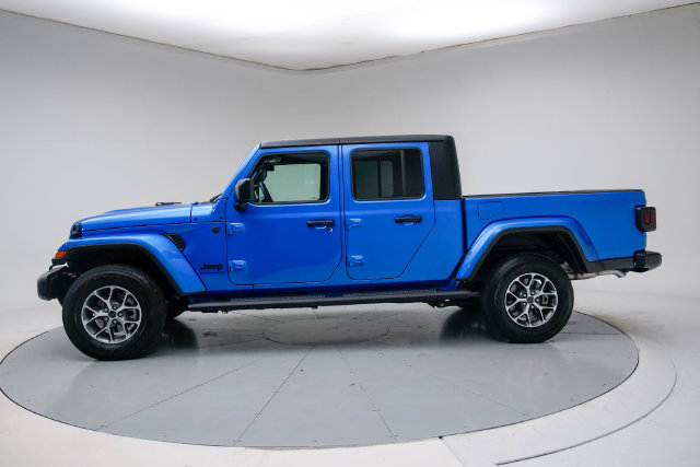 Used 2025 Jeep Gladiator Sport AWD/4WD image 22