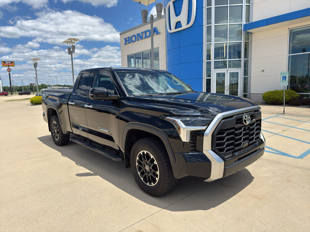 Used 2022 Toyota Tundra Limited AWD/4WD image 3