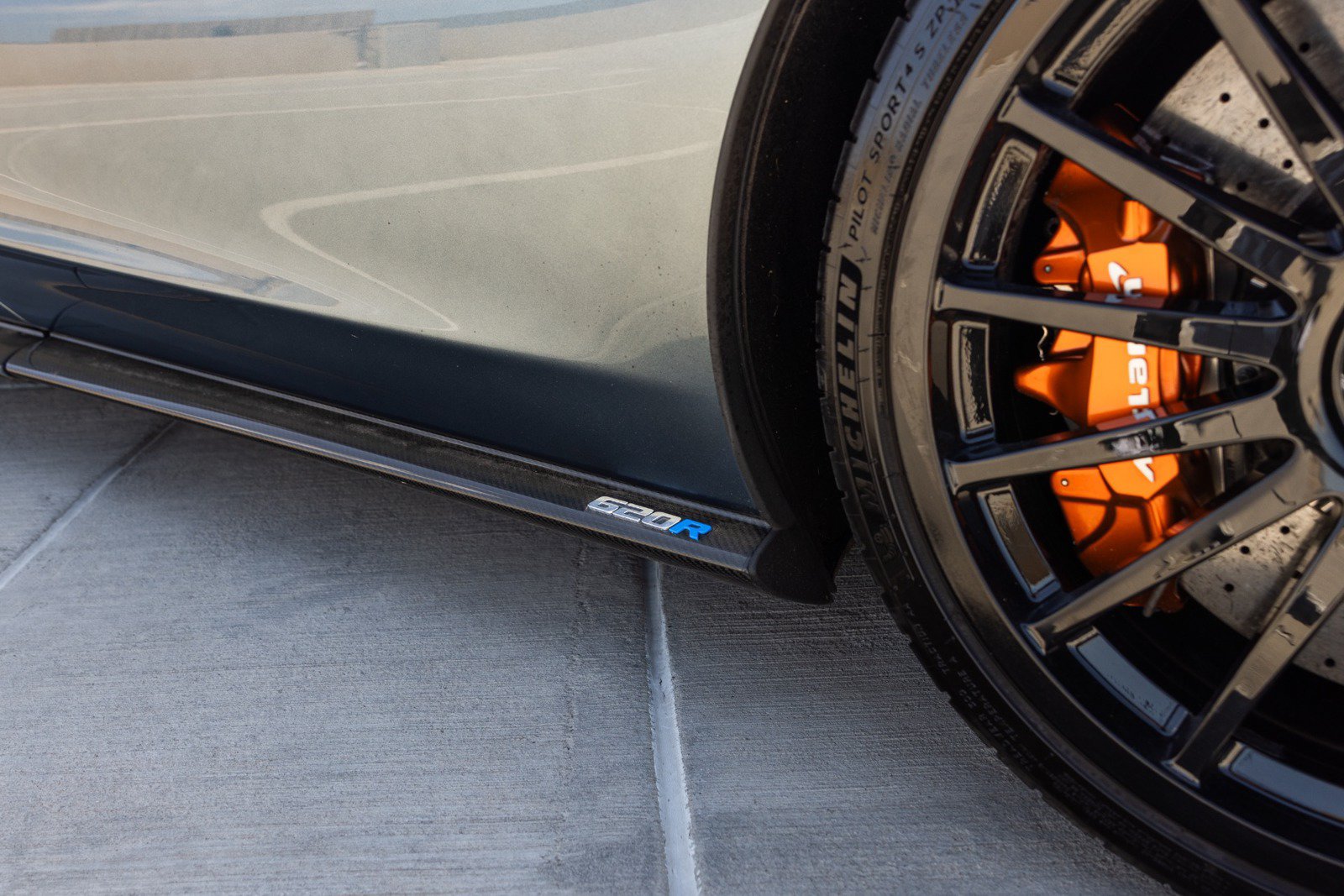 Used 2020 McLaren 620R RWD image 30