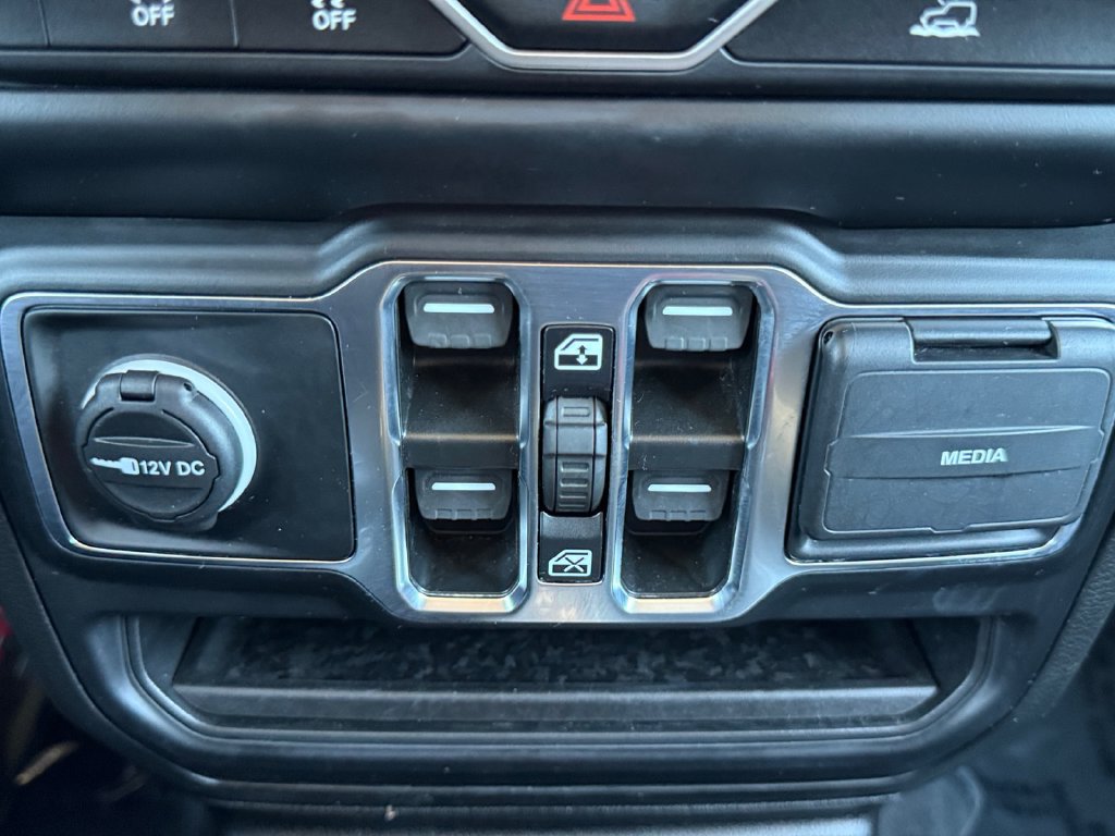 Used 2023 Jeep Gladiator Sport AWD/4WD image 18