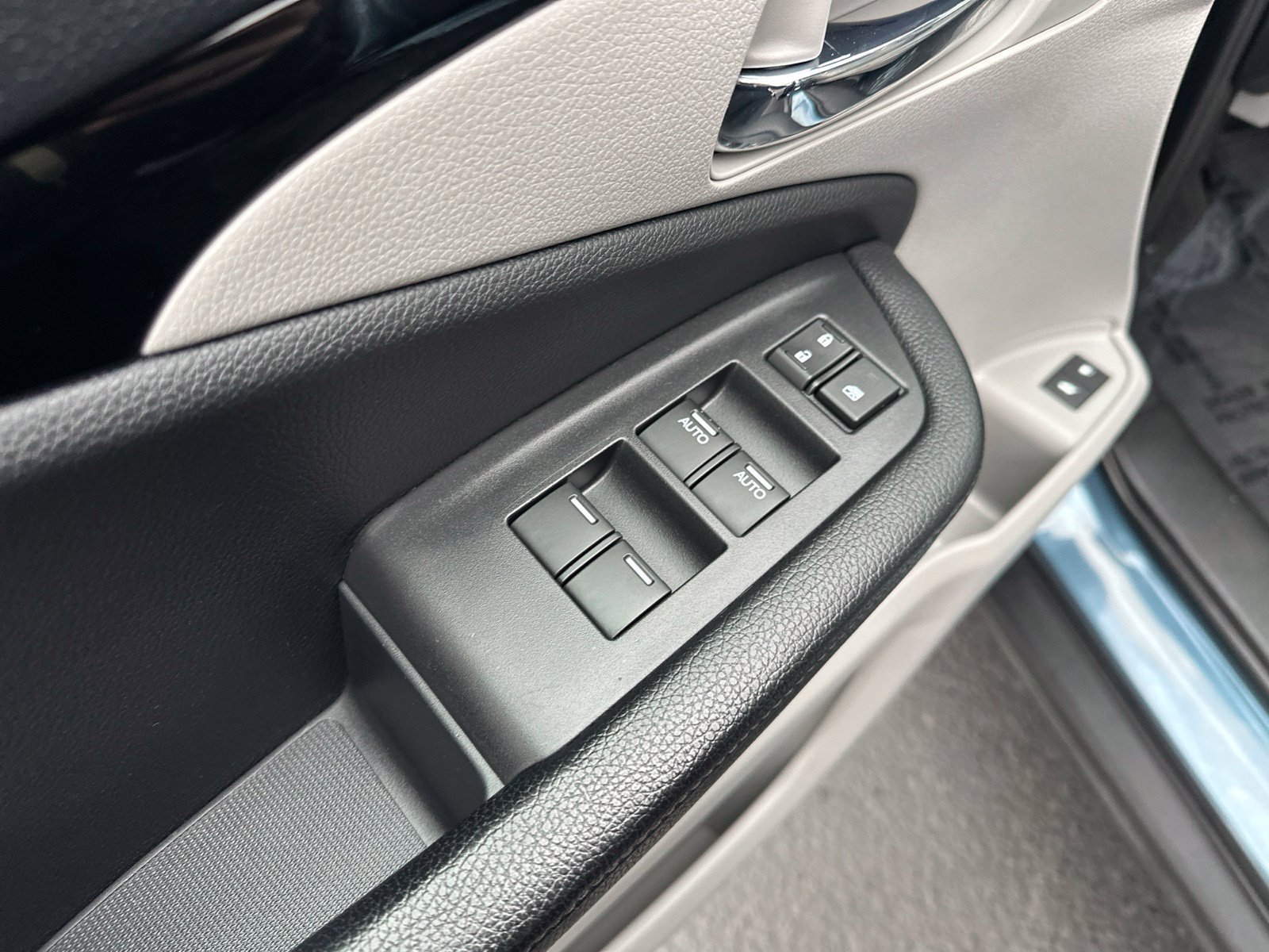 Used 2017 Honda Pilot Elite image 19