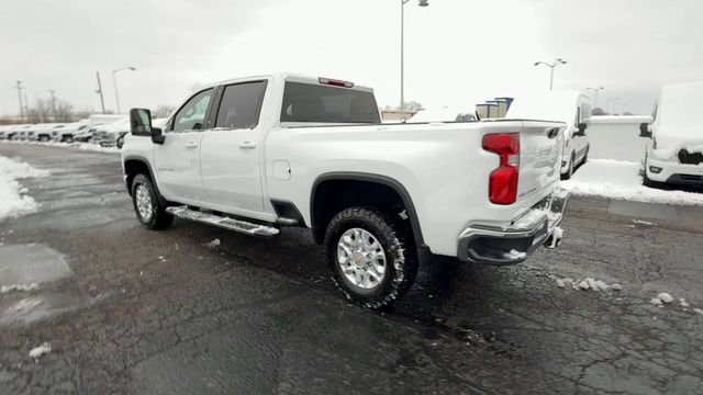 Used 2024 Chevrolet Silverado 2500 LT AWD/4WD image 6