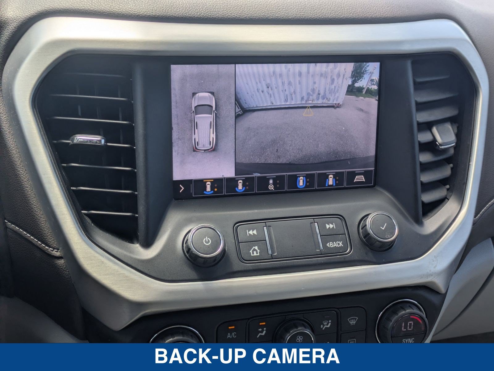 Used 2020 GMC Acadia SLT w/ Driver Alert Package II FWD image 34